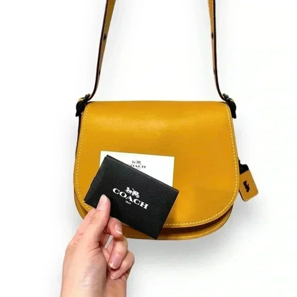 NWOT Coach Saddle 23 Bag Glovetanned Leather Crossbody in Flax Mustard Yellow - Picture 3 of 15